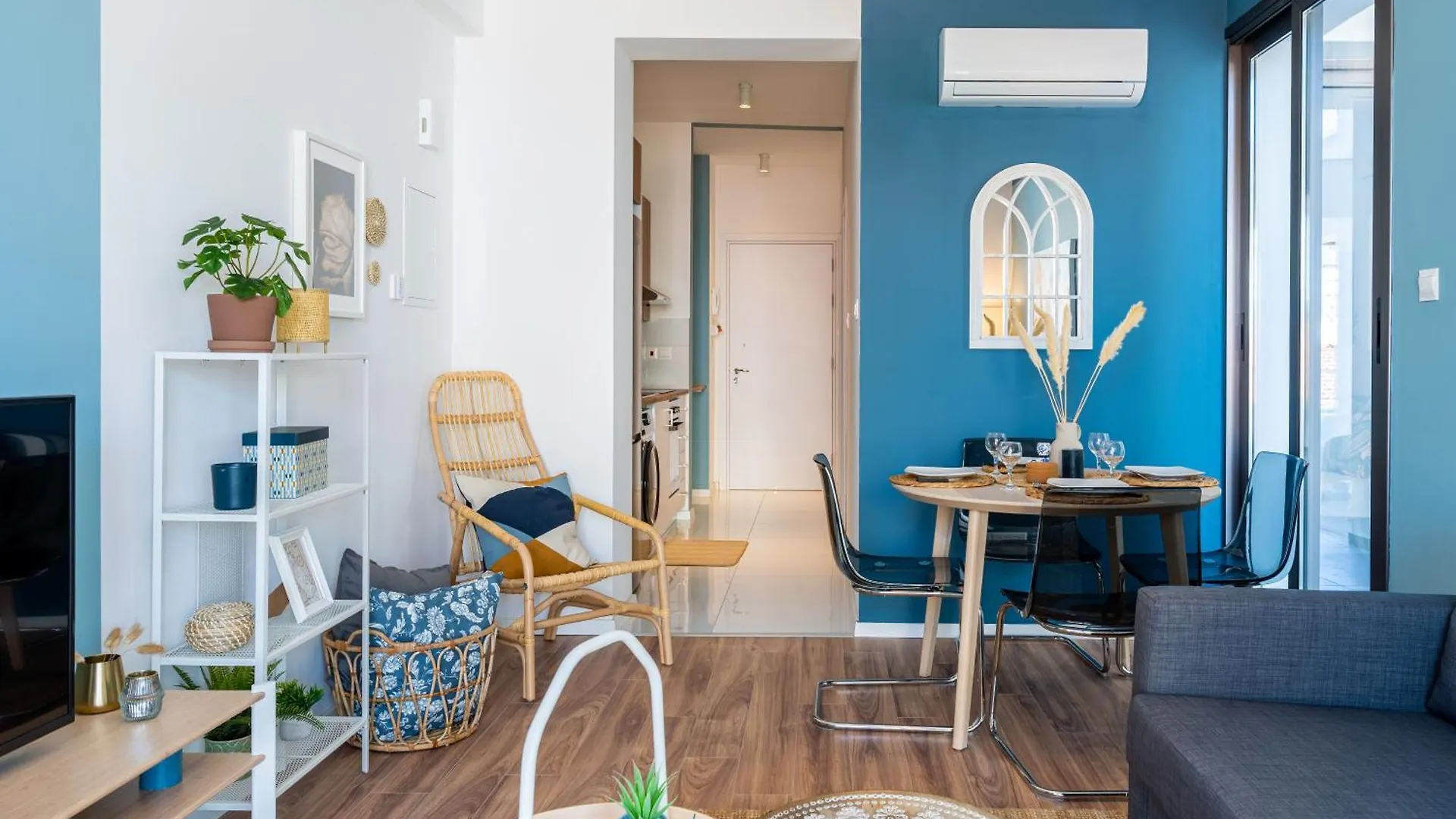 Hue 1-Bedroom Apartment In Larnaca